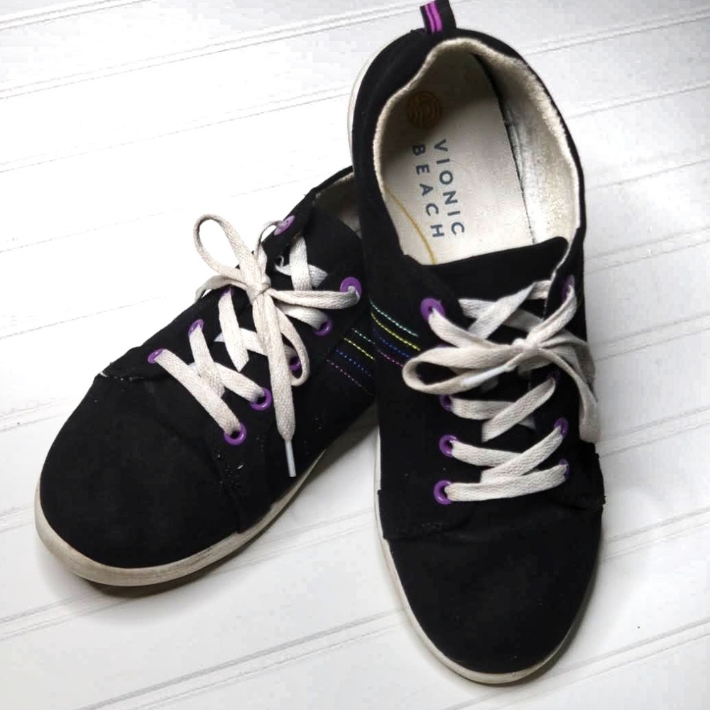 Vionic Orthotic Tennis Shoes. Size 11 black fabric